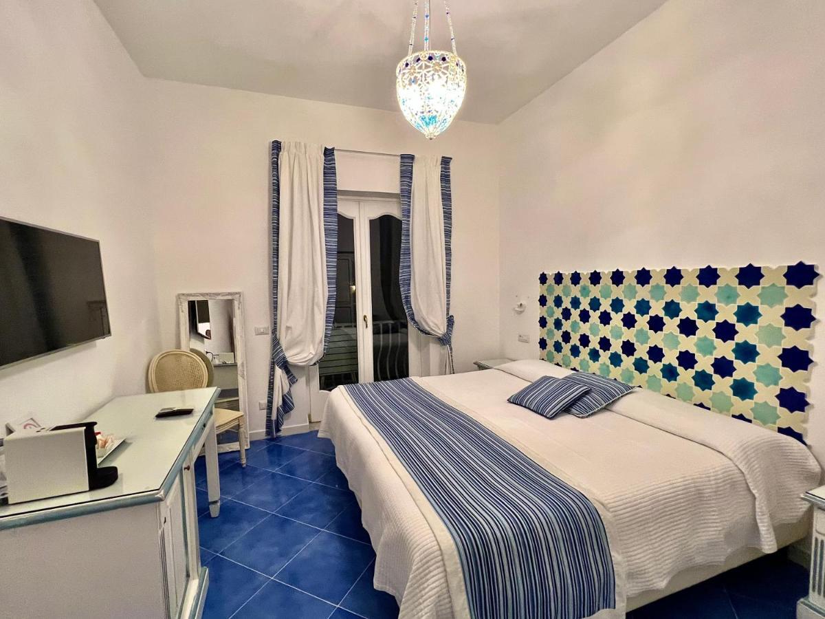 Hotel Villa Delle Palme In Positano Buitenkant foto
