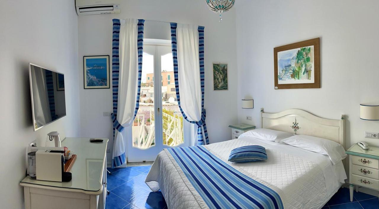 Hotel Villa Delle Palme In Positano Buitenkant foto