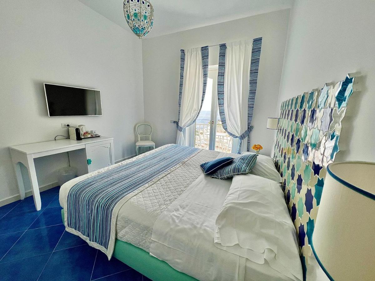 Hotel Villa Delle Palme In Positano Buitenkant foto